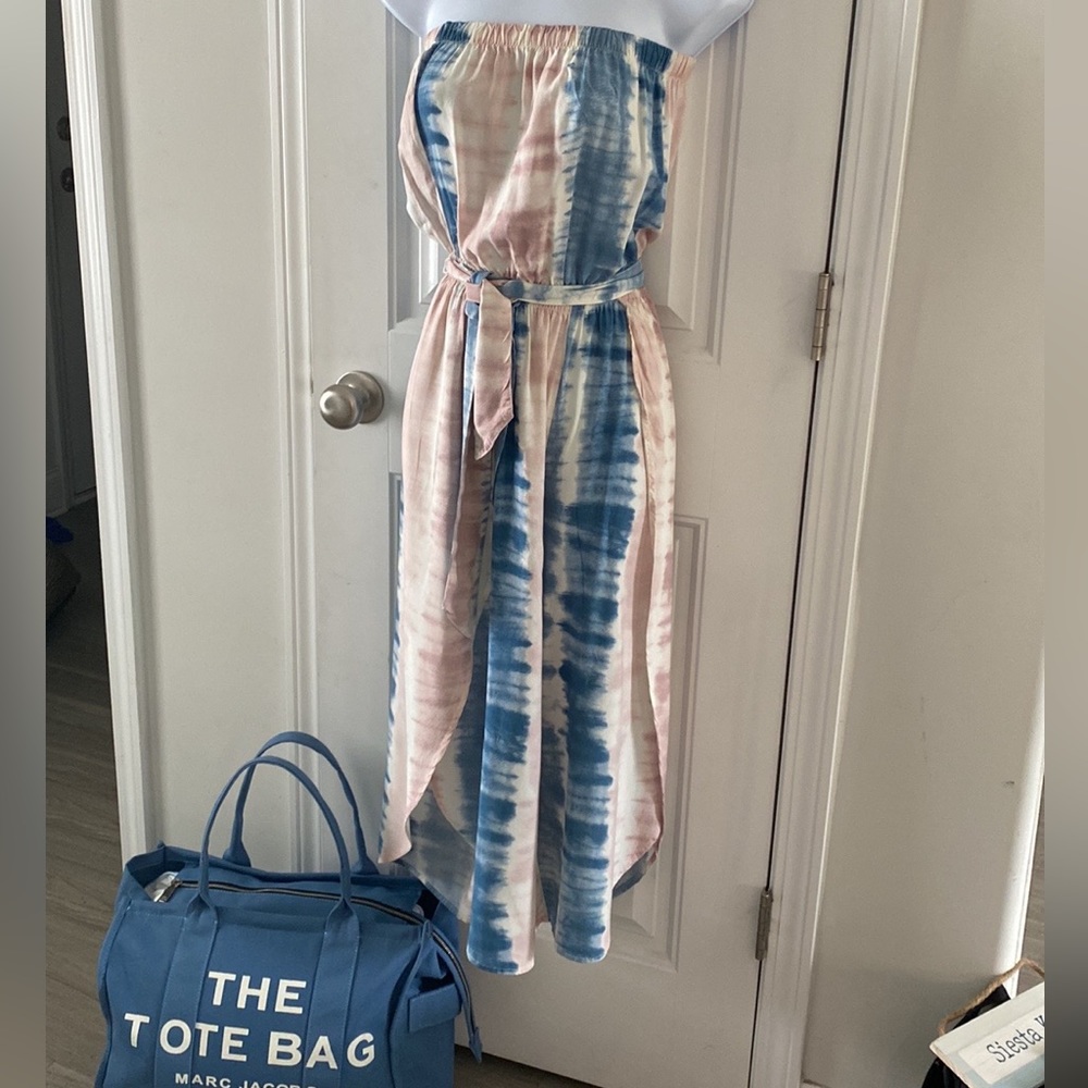 Ocean dive romper size M with free beach back tye dye blue and pink jumper